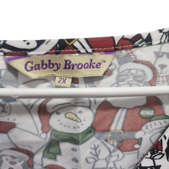 Christmas Scrub Top 2X Vneck Where Is Santa GABBY BROOKE Pockets Winter Animals - Picture 2 of 5